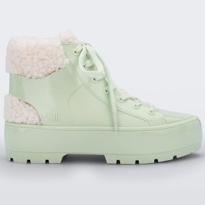 WOMENS 6 MELISSA SHOES FLUFFY SNEAKER – BOOT in GREEN (VERDE HORTELA) NWT